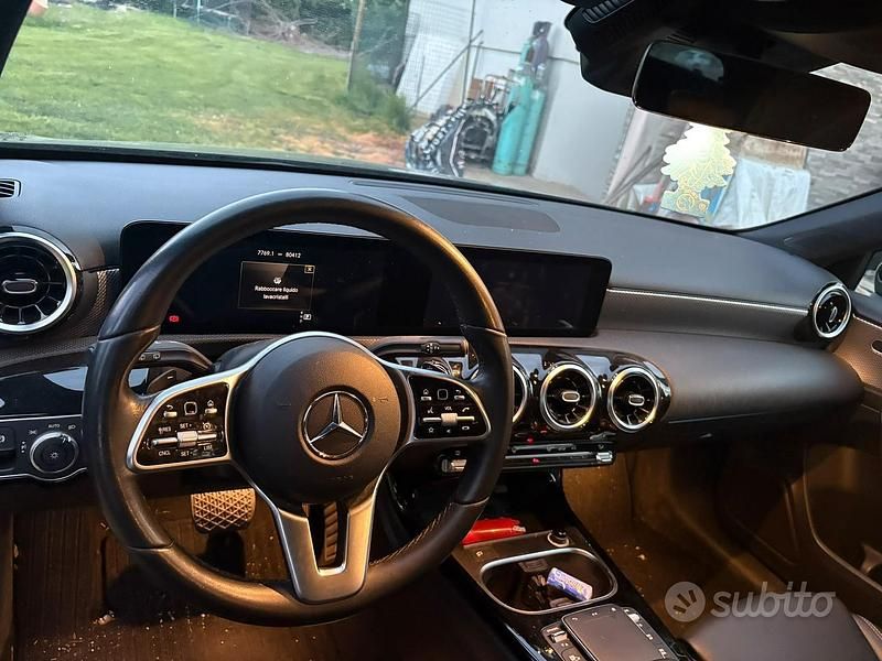 Usata Mercedes A180 Business 116 CV (85 kW) 2020 Nero Berlina