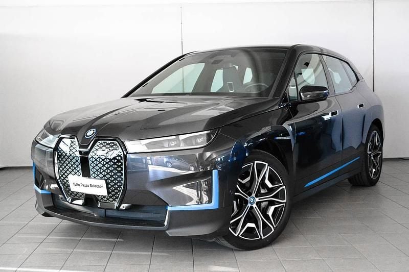 Sophisto grey metal Usata 2021 BMW iX Comfort Edition SUV | 42.900 € (Ottimo prezzo) - Immagine 1/4