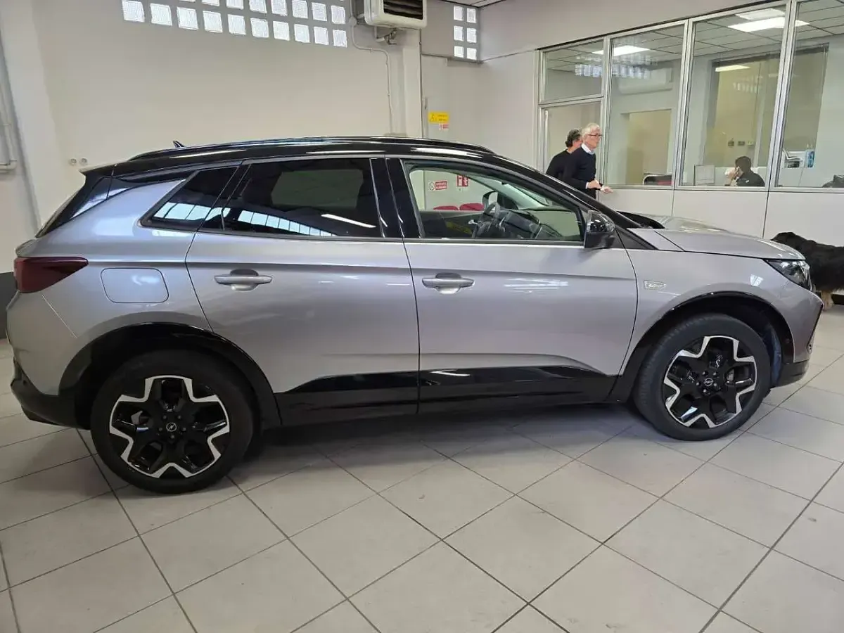 Usata Opel Grandland X Ultimate 131 CV (96 kW) 2024 Grigio SUV