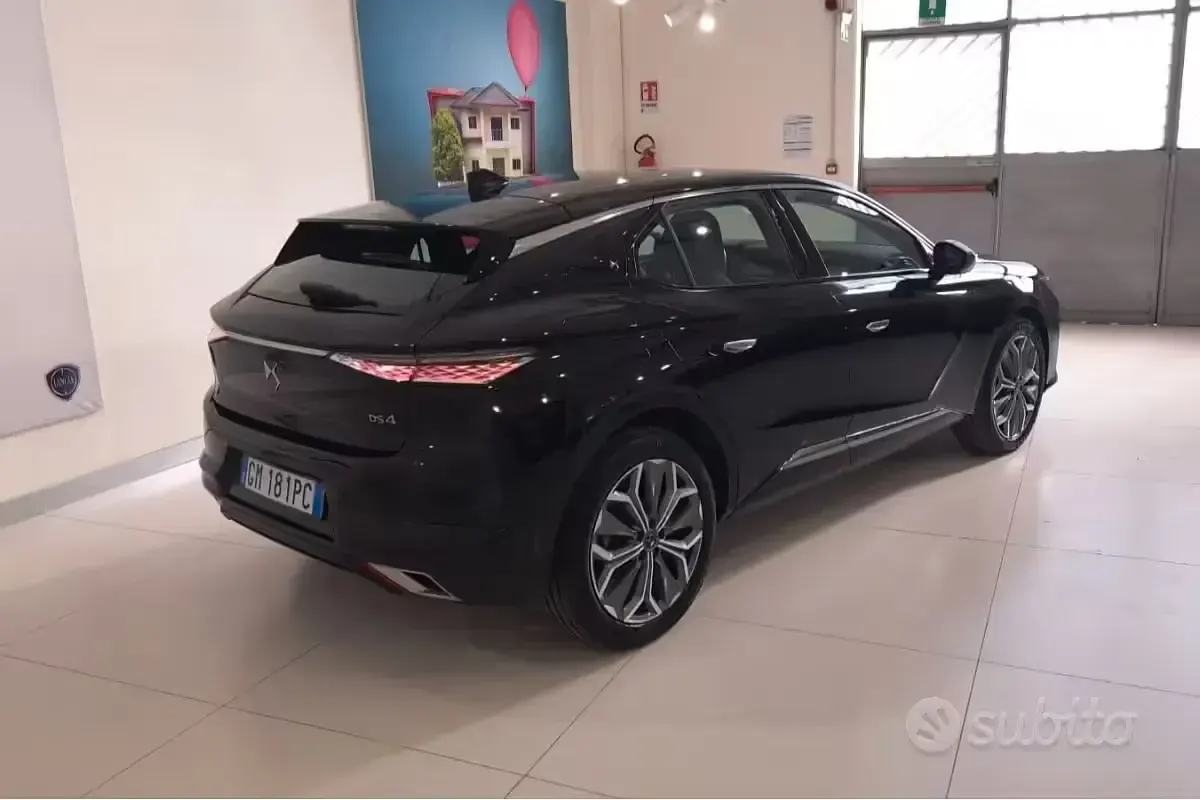 Usado DS Automobiles DS4 Trocadero 131 CV (96 kW) 2023 Negro SUV