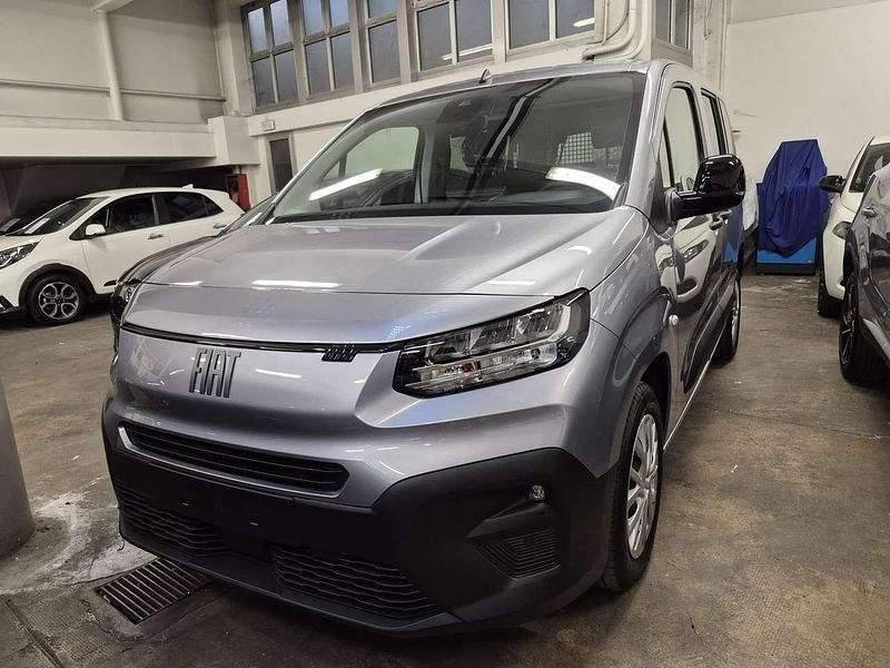 Nuova Fiat Doblò 131 CV (96 kW) 2025 Grigio metallizzato Monovolume
