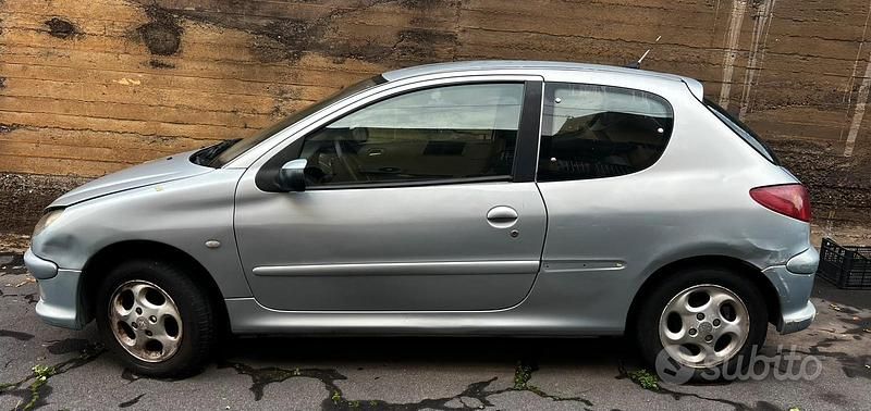 Usata Peugeot 206 88 CV (64 kW) 2003 Blu Utilitaria