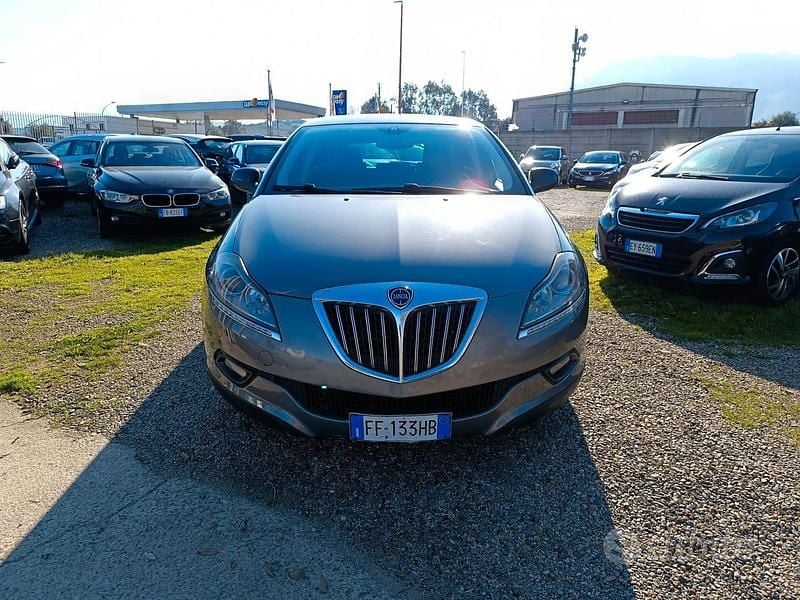 Usata Lancia Delta Gold 105 CV (77 kW) 2012 Grigio Utilitaria