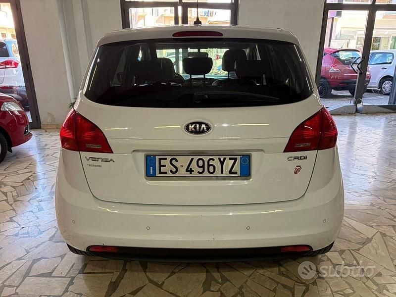 Usata Kia Venga 90 CV (66 kW) 2014 Bianco Utilitaria