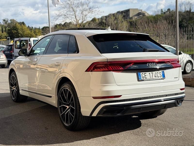 Usata Audi Q8 S-Line 286 CV (210 kW) 2021 Bianco SUV