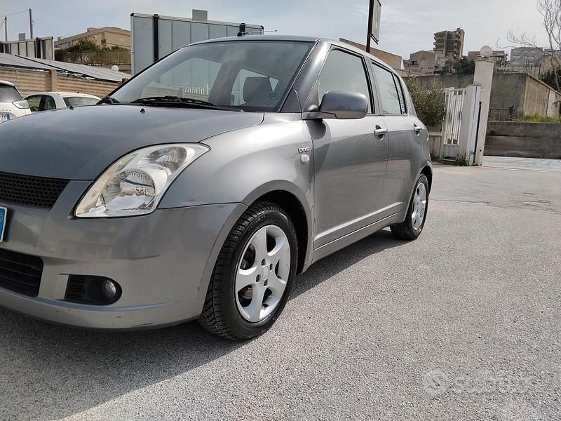 Usata Suzuki Swift GLX 70 CV (51 kW) 2007 Grigio Utilitaria