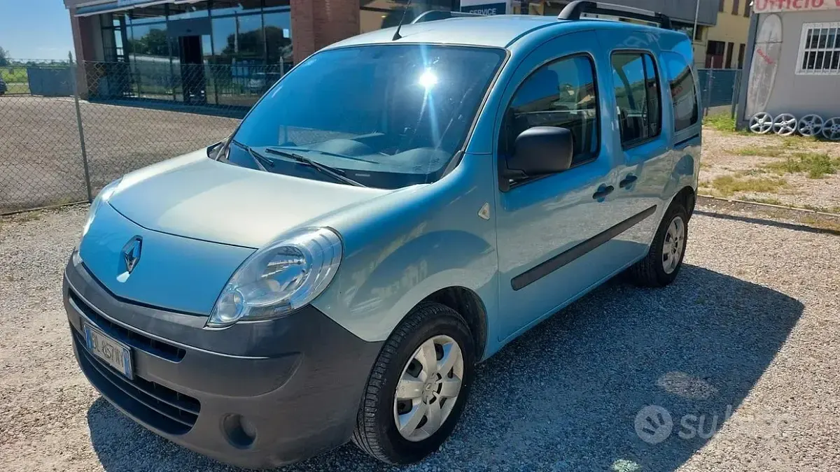 Usata Renault Kangoo 106 CV (77 kW) 2008 Blu Monovolume