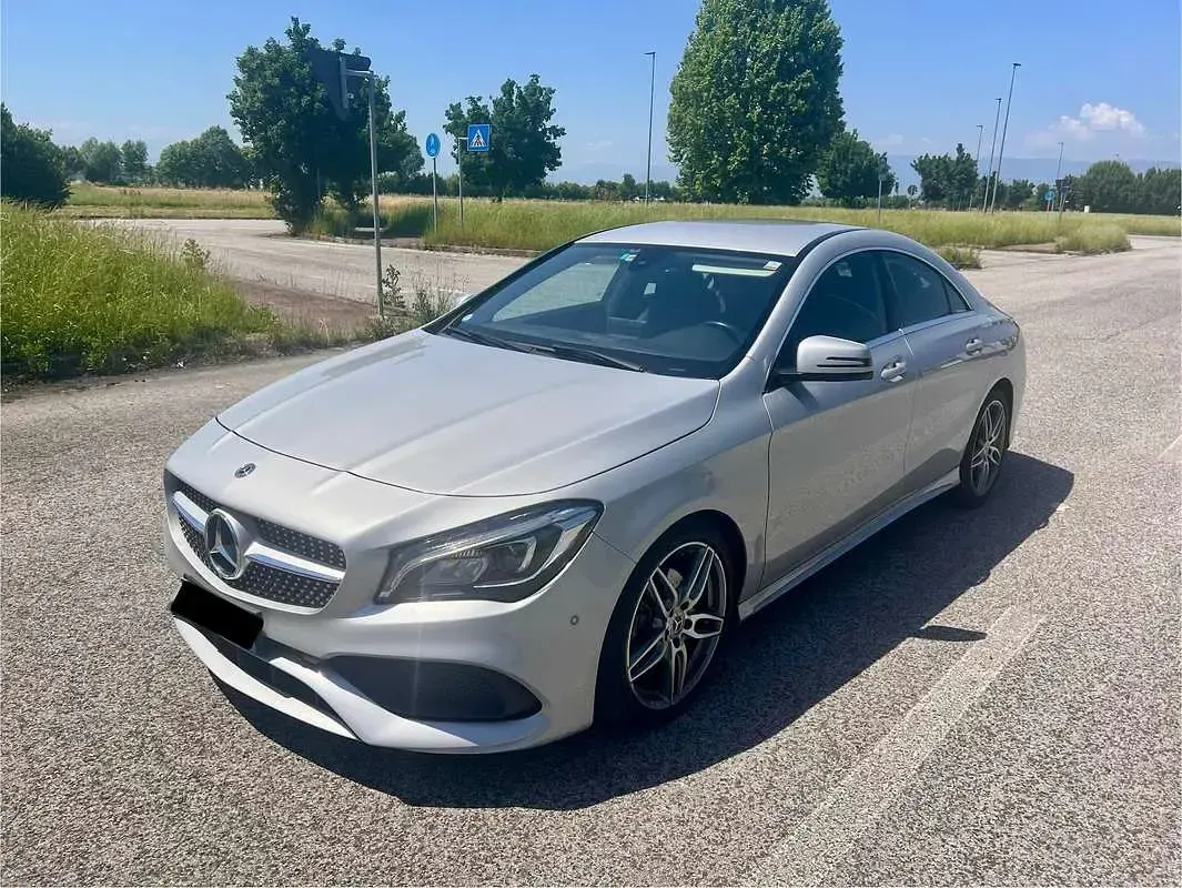 Usata Mercedes CLA200 Premium 136 CV (100 kW) 2017 Argento Berlina