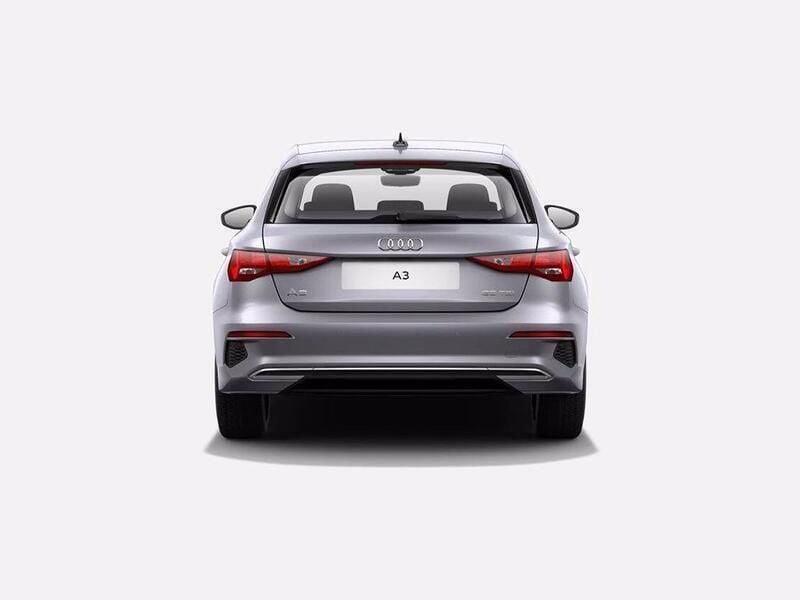 Usata Audi A3 Advanced 150 CV (110 kW) 2023 Argento fioretto metallizzato Berlina