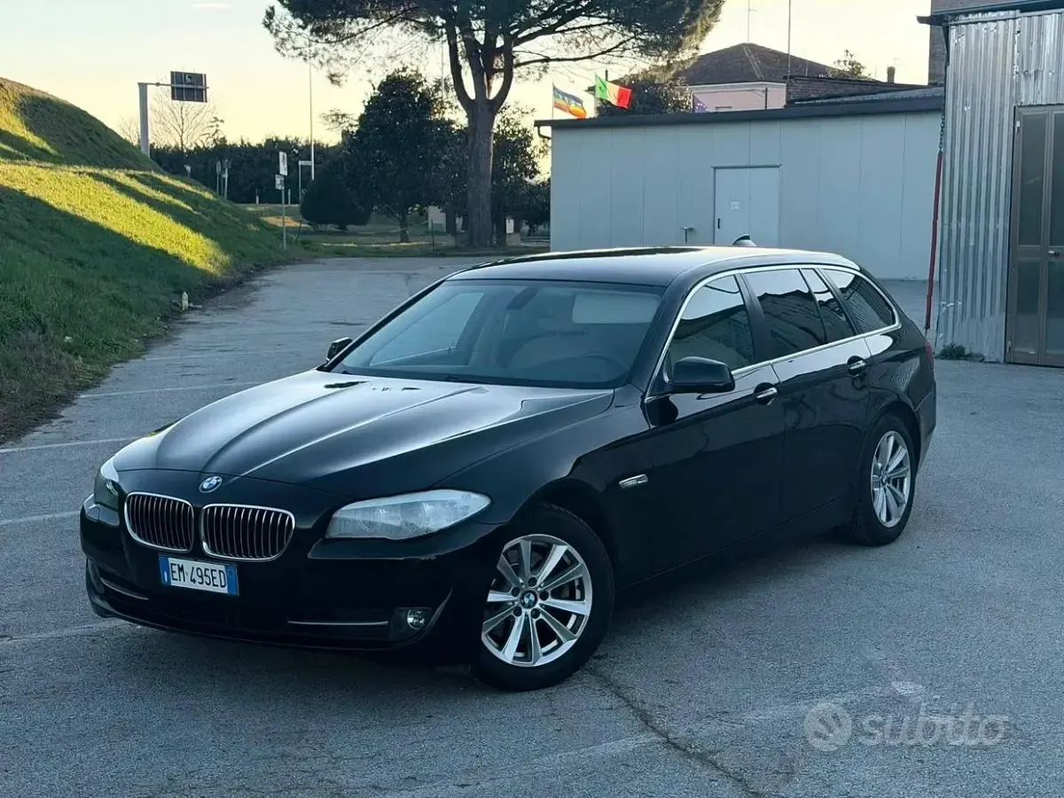 Usata BMW 520 Efficient Dynamics 184 CV (135 kW) 2012 Nero Station wagon