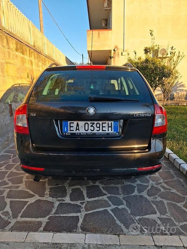 Usata Skoda Octavia 105 CV (77 kW) 2009 Nero Station wagon