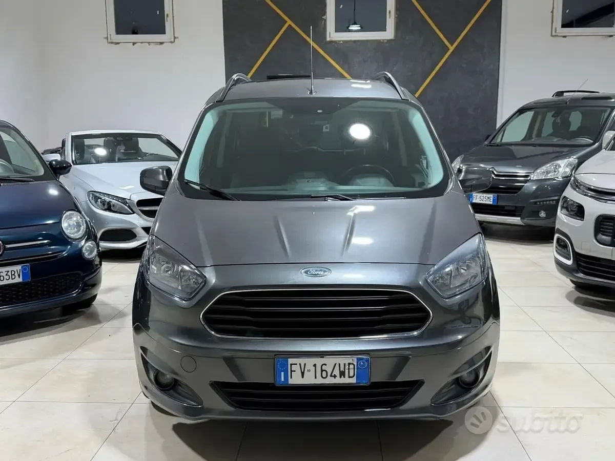 Usata Ford Tourneo Courier Sport 75 CV (55 kW) 2019 Grigio Monovolume