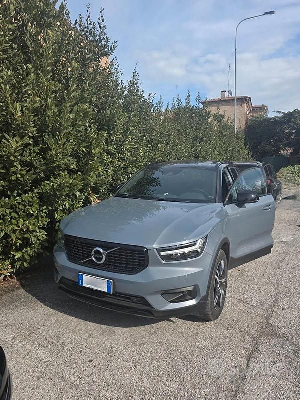 Usata Volvo XC40 R-Design 150 CV (110 kW) 2020 Grigio SUV