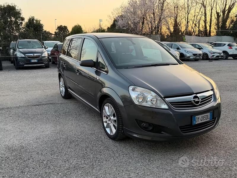 Usata Opel Zafira Enjoy 140 CV (102 kW) 2009 Nero Monovolume
