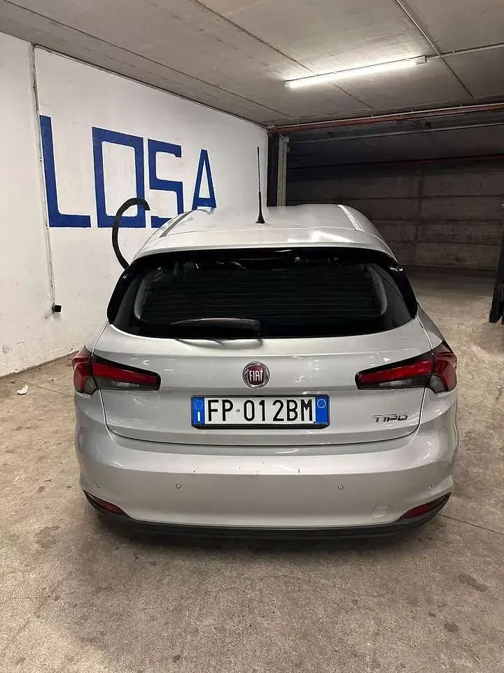 Usata Fiat Tipo Lounge 95 CV (69 kW) 2018 Argento Berlina