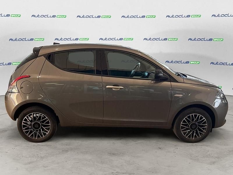 Usata Lancia Ypsilon S 70 CV (51 kW) 2024 Grigio Utilitaria