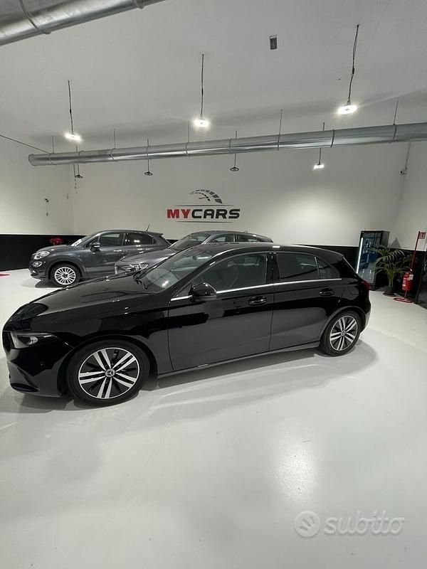 Usata Mercedes A180 Premium 135 CV (99 kW) 2019 Nero Berlina
