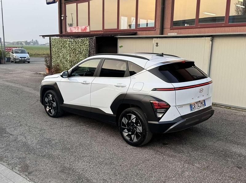 Usata Hyundai Kona 120 CV (88 kW) 2023 Bianco SUV