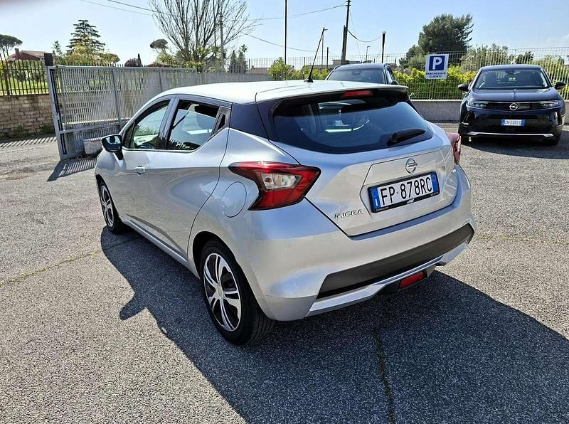 Usata Nissan Micra 90 CV (66 kW) 2018 Argento Utilitaria