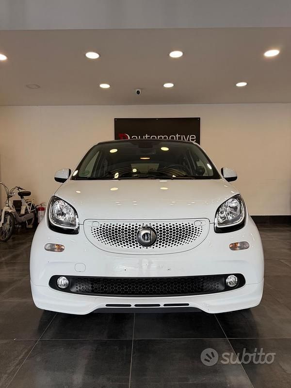 Usata Smart ForFour Brabus 90 CV (66 kW) 2018 Bianco Utilitaria