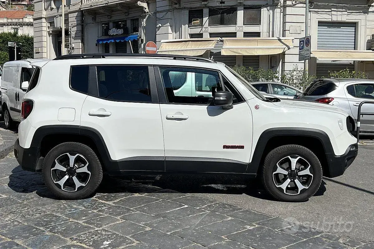 Usata Jeep Renegade Trailhawk 170 CV (125 kW) 2019 Bianco SUV