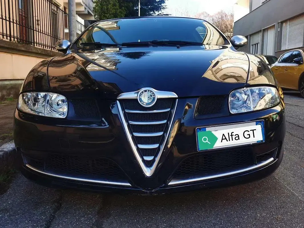 Usata Alfa Romeo GT Distinctive 150 CV (110 kW) 2008 Nero Coupé
