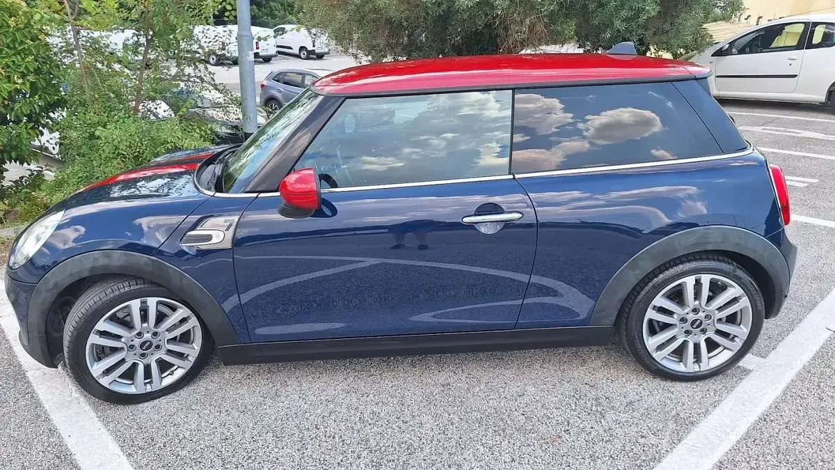 Usata Mini Cooper D Seven 116 CV (85 kW) 2016 Blu/azzurro Utilitaria