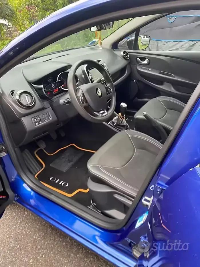 Usado Renault Clio IV 76 CV (55 kW) 2019 Azul Berlina