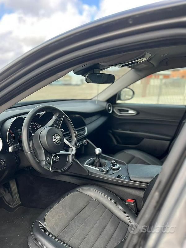 Usata Alfa Romeo Giulia 160 CV (117 kW) 2019 Berlina