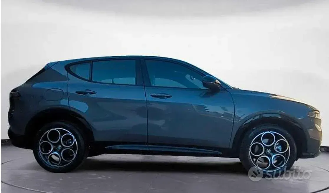 Usata Alfa Romeo Tonale Veloce 160 CV (117 kW) 2024 Grigio SUV