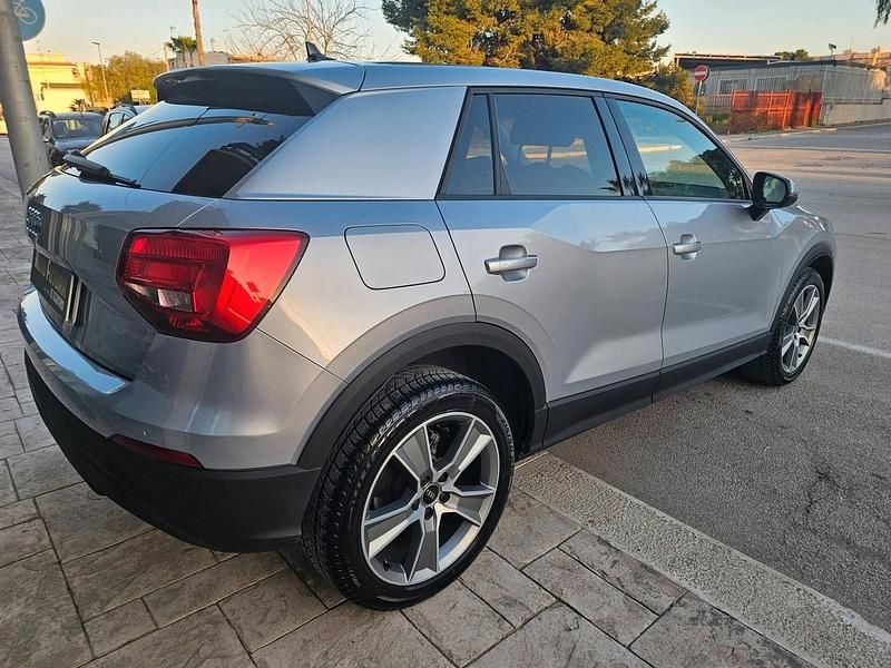 Usata Audi Q2 Business 116 CV (85 kW) 2019 Argento SUV