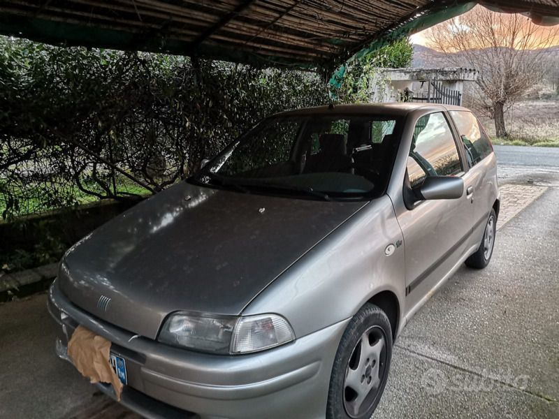 Grigio Usata 1999 Fiat Punto Due volumi | 1500 € - Immagine 1/4