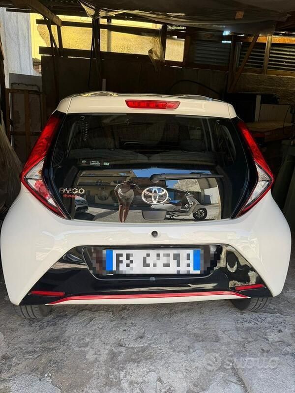 Usata Toyota Aygo 72 CV (52 kW) 2018 Bianco Utilitaria