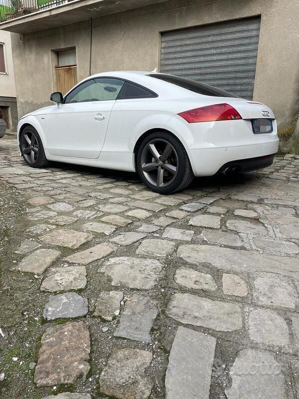 Bianco Usata 2008 Audi TT Coupé | 10.500 € (Buon prezzo) - Immagine 1/4