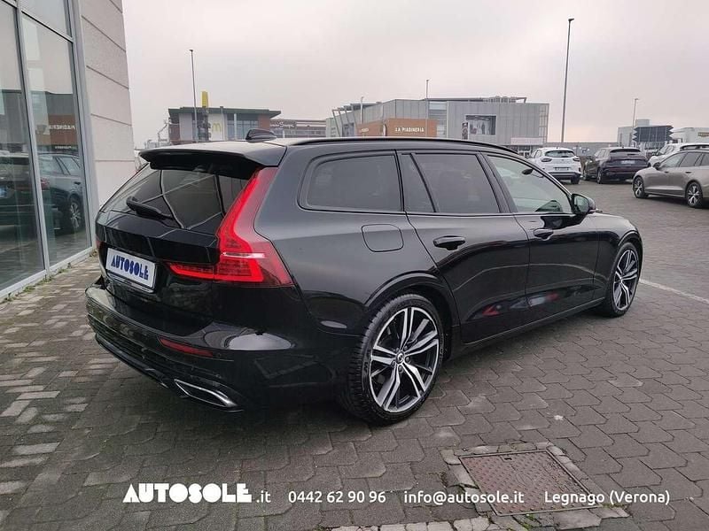 Usata Volvo V60 R-Design 150 CV (110 kW) 2020 Nero Station wagon