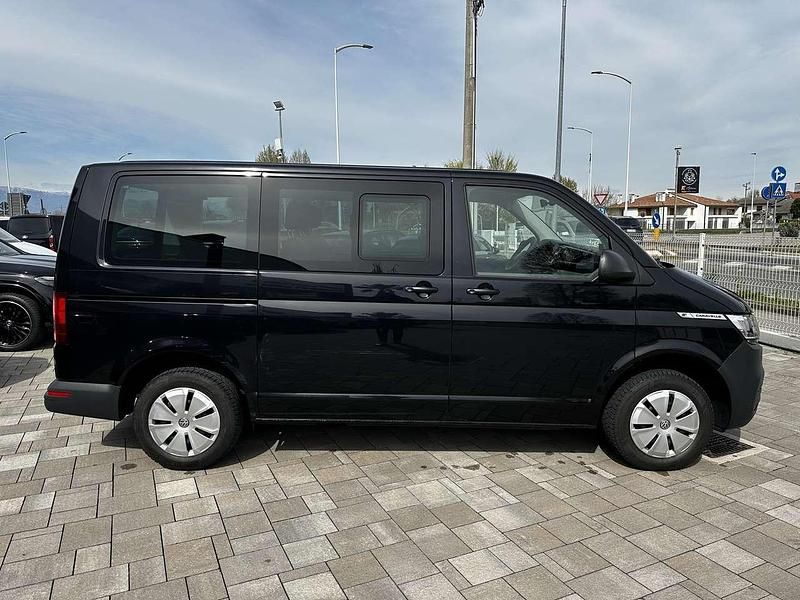 Usata VW Caravelle 150 CV (110 kW) 2022 Nero Furgone