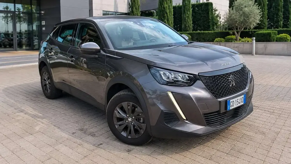 Usata Peugeot 2008 Allure 102 CV (75 kW) 2021 SUV