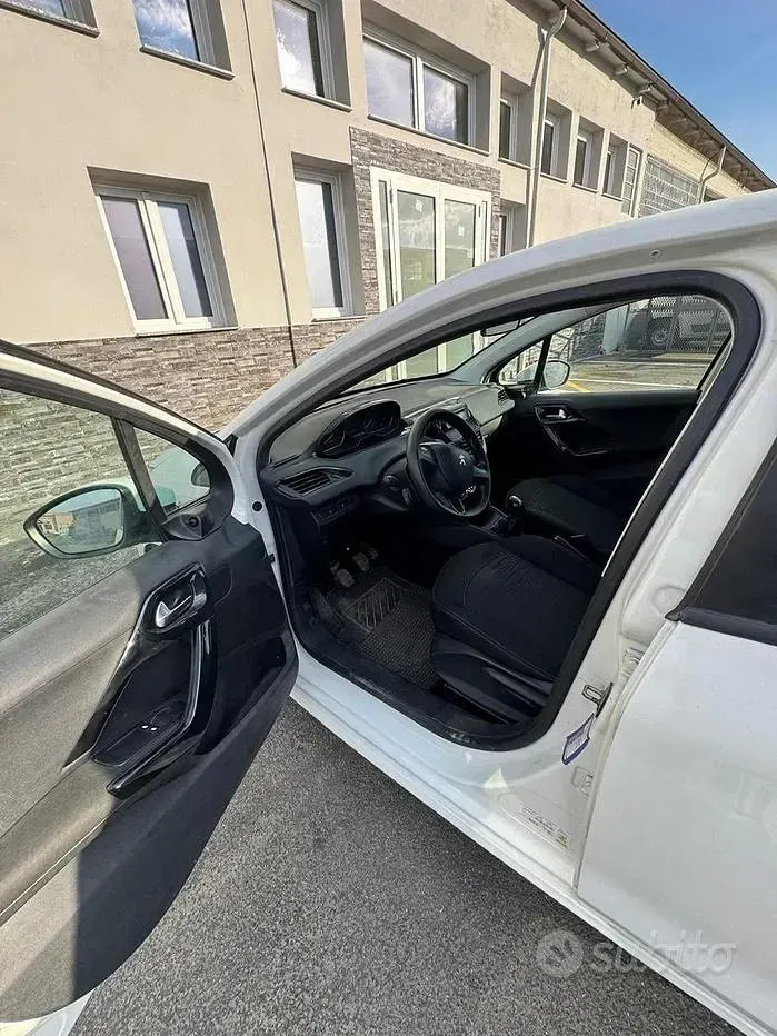 Usata Peugeot 208 75 CV (55 kW) 2016 Bianco Utilitaria