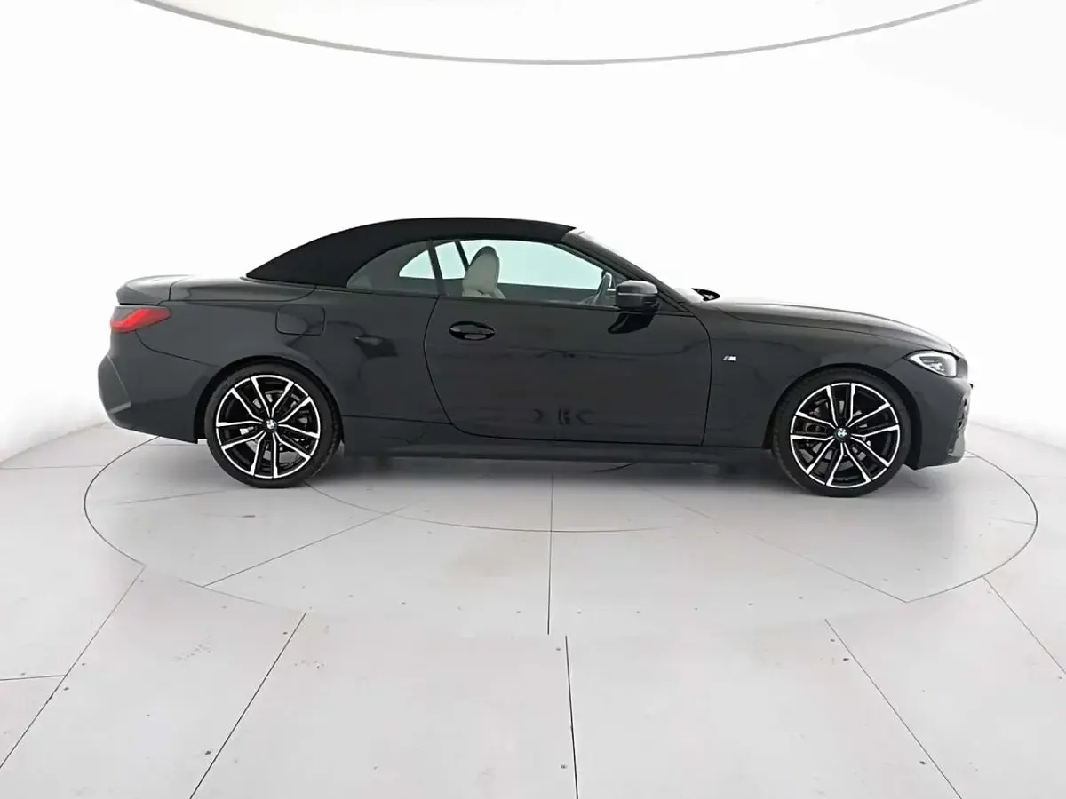 Usata BMW 420 Cabriolet M Sport 190 CV (139 kW) 2022 Black sapphire Cabrio