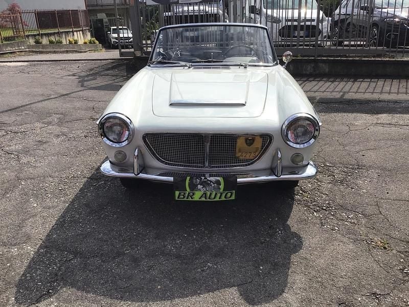 Usata Fiat 132 97 CV (71 kW) 1977 Bianco Berlina