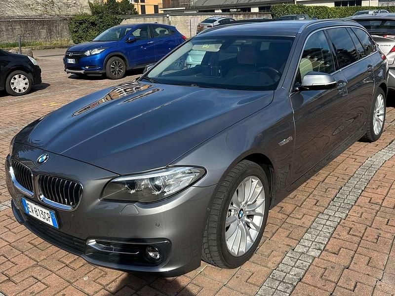 Usata BMW 525 Luxury Line 218 CV (160 kW) 2014 Grigio Station wagon