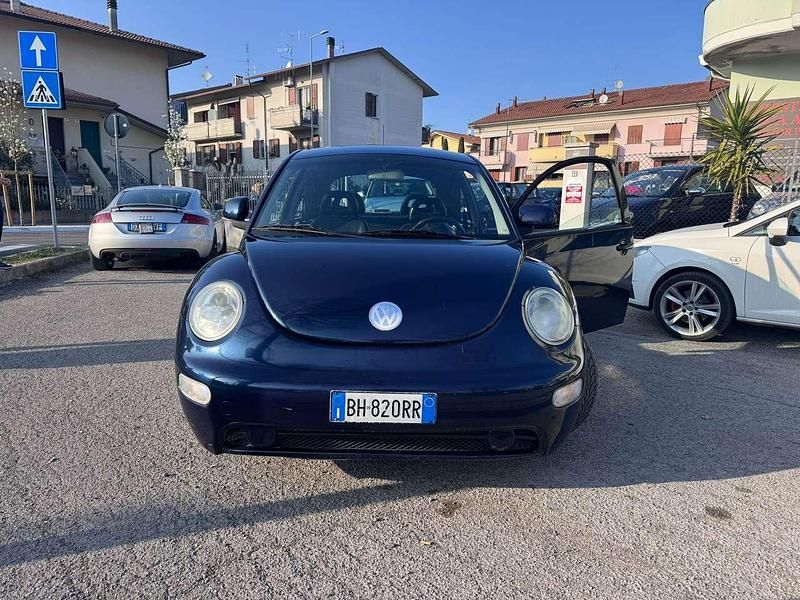 Usata VW New Beetle 116 CV (85 kW) 2000 Blu Utilitaria