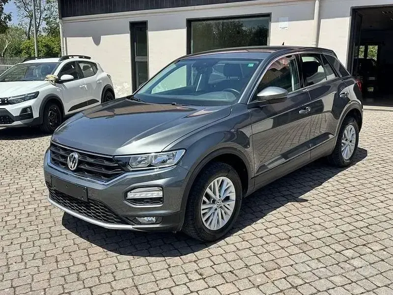 Usata VW T-Roc Style 115 CV (84 kW) 2019 Grigio SUV