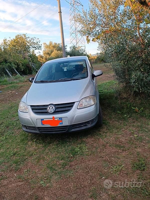 Używany VW Fox 54 KM (39 kW) 2005 Szary Hatchback