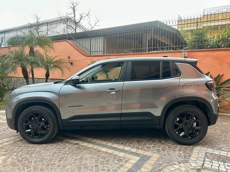 Usata Jeep Avenger Altitude 101 CV (74 kW) 2024 Grigio SUV