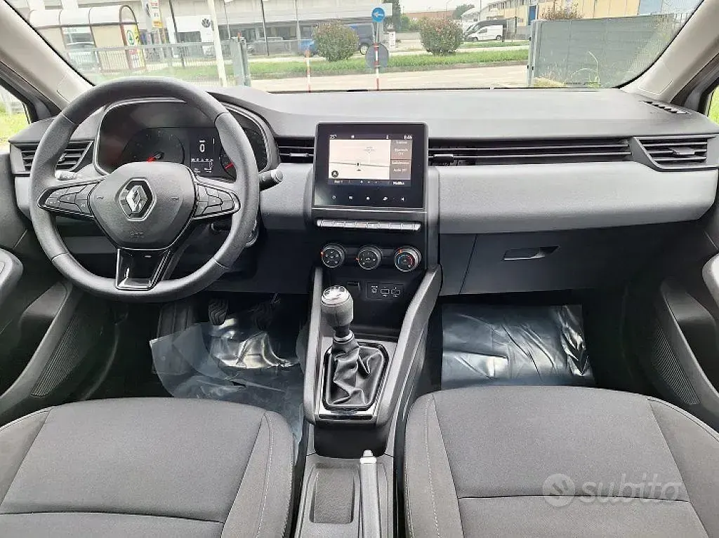 Usata Renault Clio V 101 CV (74 kW) 2021 Grigio Berlina