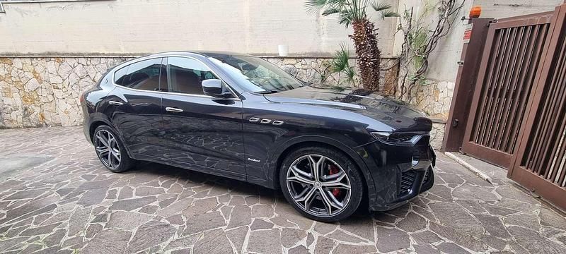 Usata Maserati Levante 349 CV (256 kW) 2020 Nero SUV