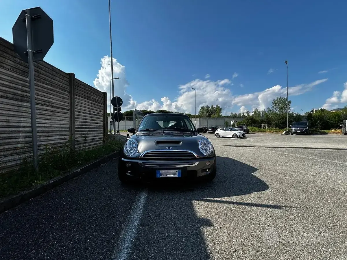 Usata Mini Cooper S 170 CV (125 kW) 2005 Grigio Utilitaria