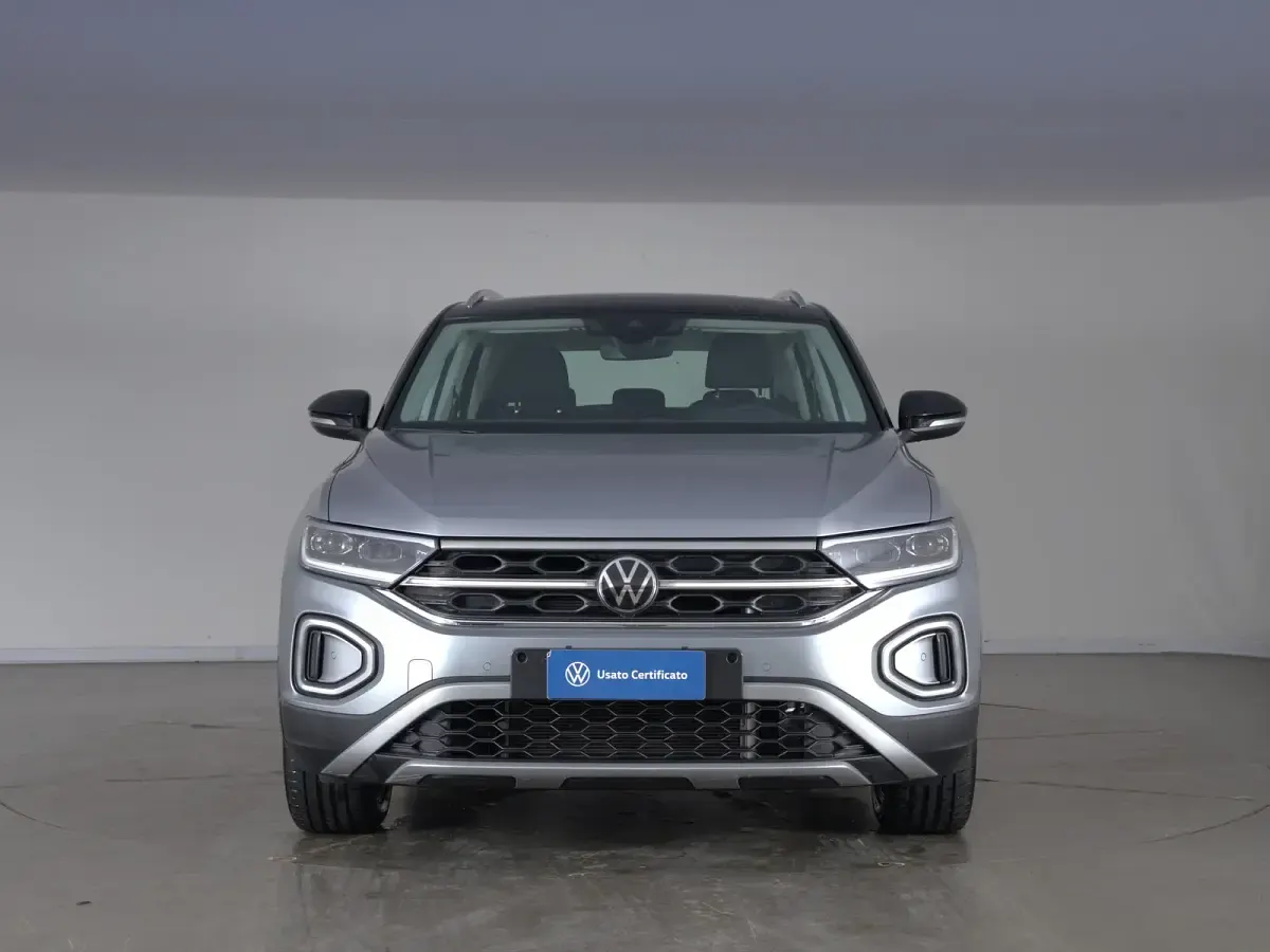 Usata VW T-Roc Style 110 CV (80 kW) 2023 Pyrit silver metallizzato nero SUV