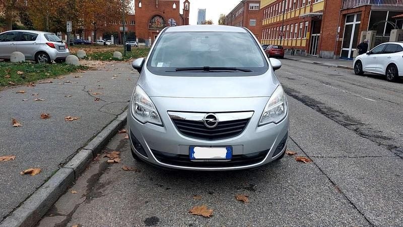 Usata Opel Meriva S 101 CV (74 kW) 2012 Argento Monovolume